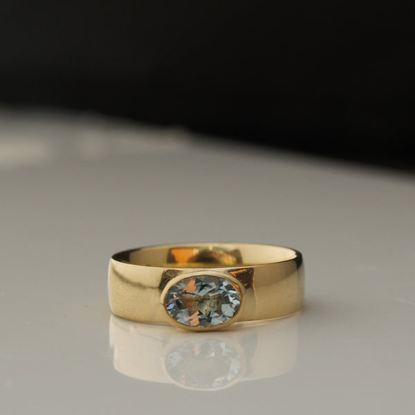 18ct recycled yellow gold aquamarine ring