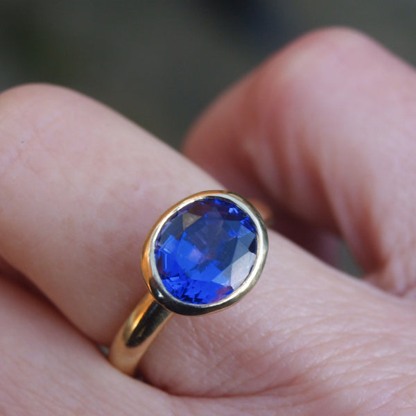 Tanzanite ring in recycled 18ct yellow gold
