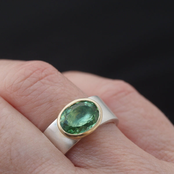 Oval green tourmaline ring
