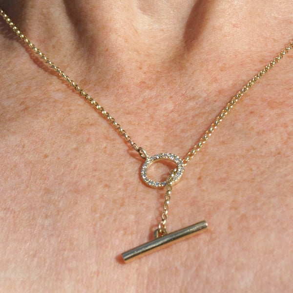 9ct yellow gold and diamond circle and T-bar necklace