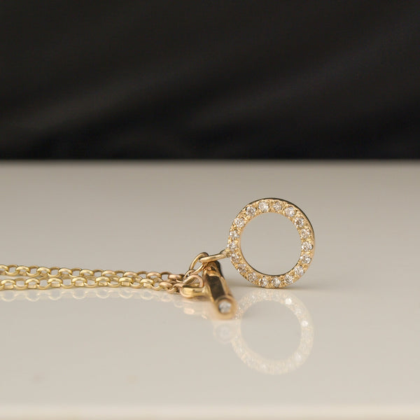 9ct yellow gold and diamond circle and T-bar necklace