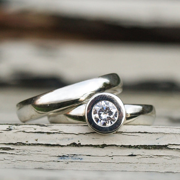 9ct recycled white gold moissanite ring set