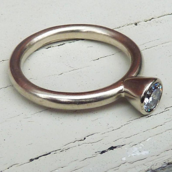 14ct white gold diamond ring
