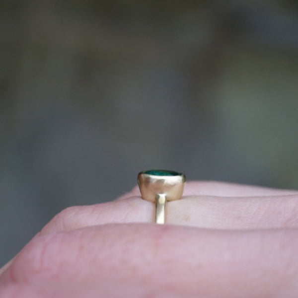 Oval emerald ring in recycled 18ct gold