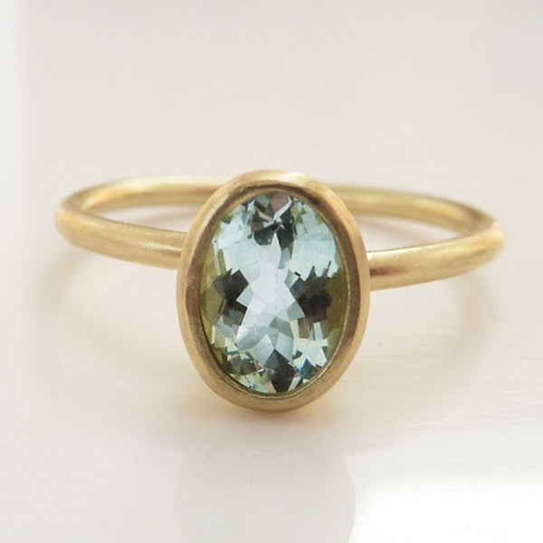 18ct yellow recycled gold aquamarine ring