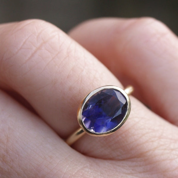 Iolite gold stacking ring