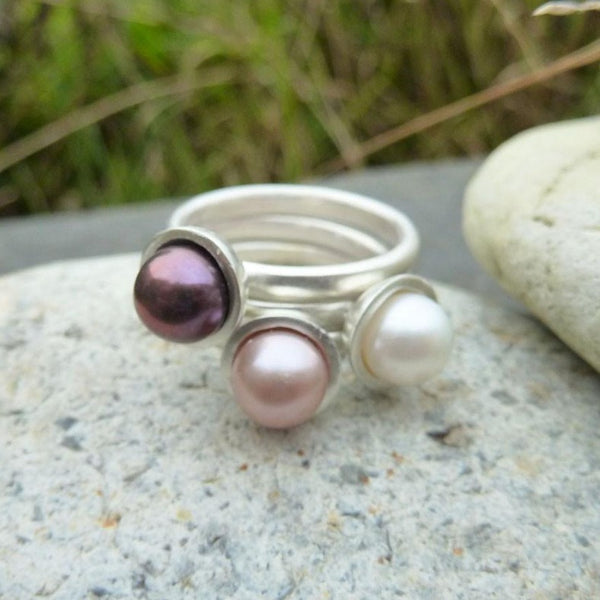 Silver rings with a freshwater pearl