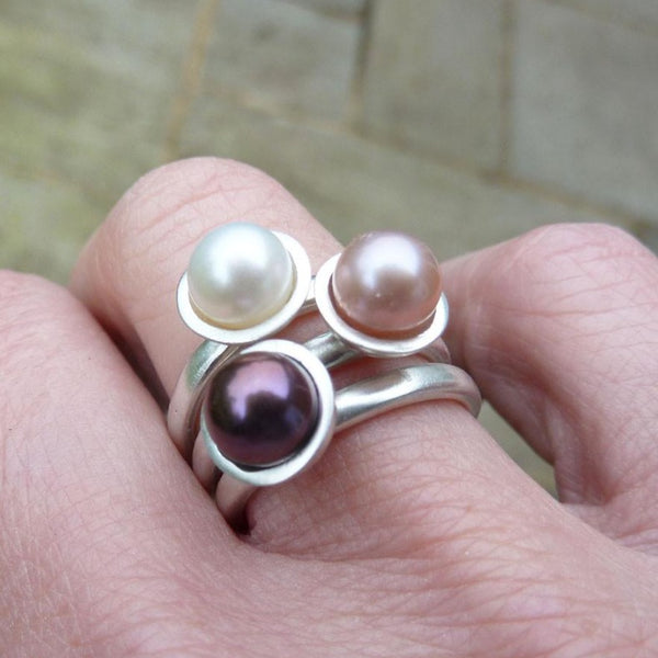 Silver rings with a freshwater pearl