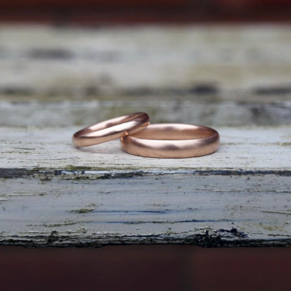 Rose gold wedding band set